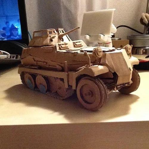 这位女军迷,用纸箱做了个平行宇宙|装甲车|零式战斗机