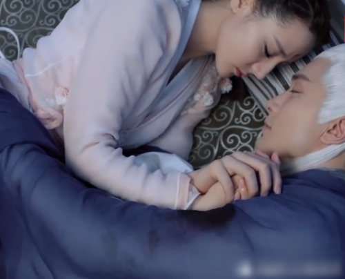 枕上书:首次圆房后!帝君对凤九的称呼都变了!听完耳朵怀孕了!