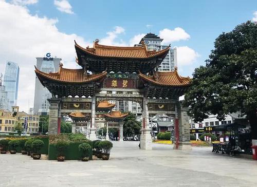 走一走昆明的"东寺街,西寺巷" 可以想到老一辈人常说的故事