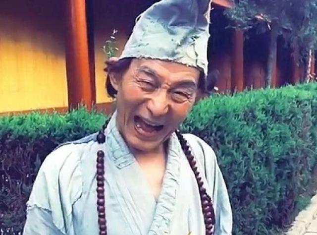 他才是最经典的"济公"扮演者,年轻时的照片,秒杀大多