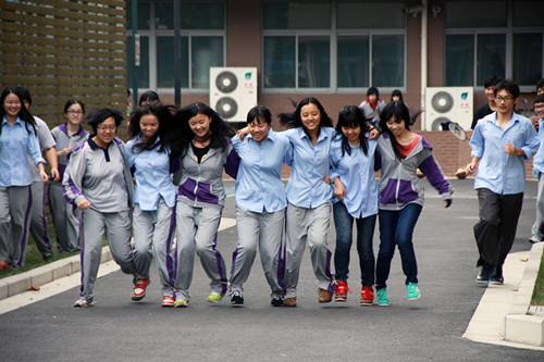 上实剑桥受泰国友校访问 交流办学教学经验