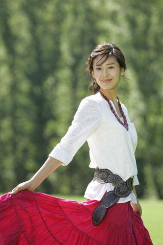 原创眼泪女王尹晶喜美少女逆袭成收视女王当红时低调嫁圈外人隐退