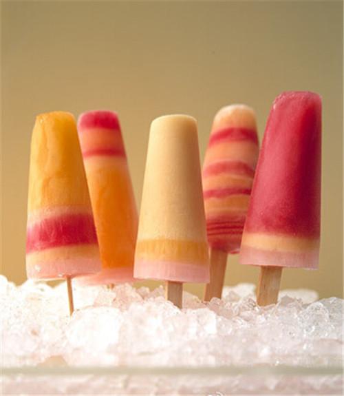  p>果味小冰棍是一种材料为 a target="_blank" href="/item/草莓