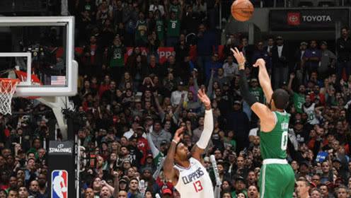 今日十佳球西蒙斯命中三分塔图姆晃倒乔治