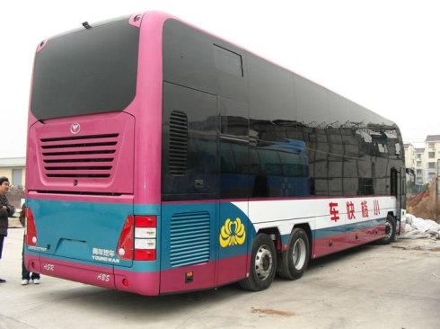 青年出了三轴三层卧铺车了