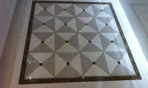 地砖铺贴方法之组拼法:这种铺贴法的地砖大小都有,花样比较丰富,图案