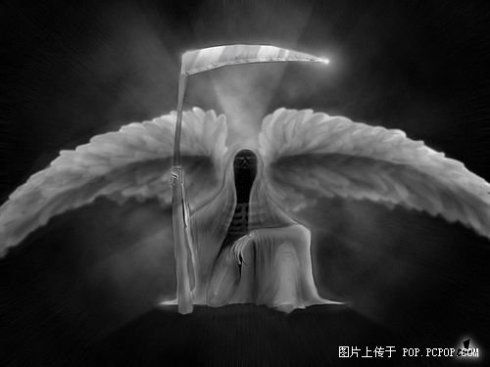 我拿着死神的镰刀,带着天使的翅膀·高高在上,怜悯的俯瞰着你们,渺小