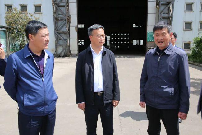 威宁县委副书记县长邓林深入经济开发区调研新型工业化发展情况