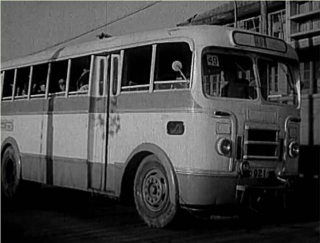 20世纪50年代,49路公交曾经使用过的美制道奇客车