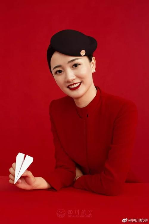 2018全球"最美空姐制服"设计评选,川航最辣,海航最美!