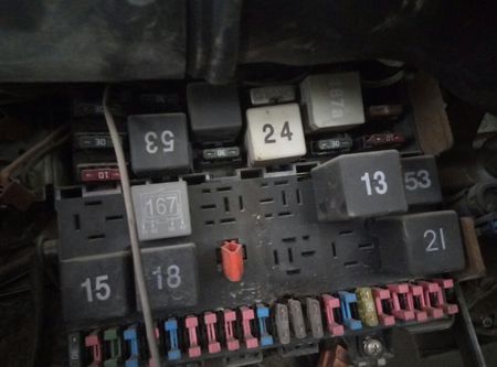 这都是什么继电器:)普桑车上的