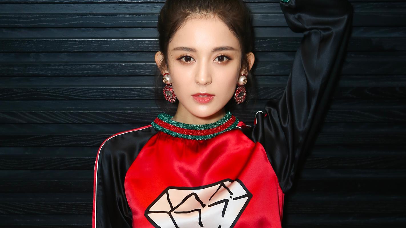 美女明星古力娜扎桌面壁纸