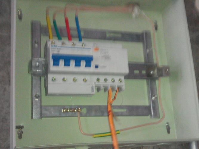 4p漏电保护器都有什么线