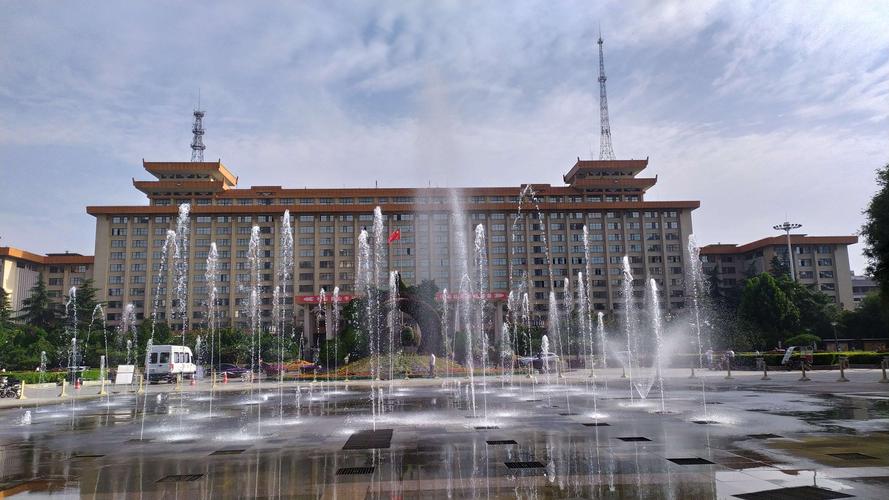 王胜利,陕西省景点影像记录之一(西安钟鼓楼广场,新城广场,皇城),大