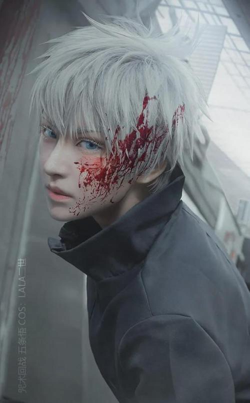 中的角色,伏黑惠和男主角虎杖悠仁的老师,外貌出众的最强咒术师,coser