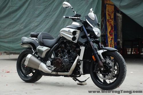 雅马哈v-max摩托车 v-max摩托车二手转让; 09年 yamaha 黑色v4大魔鬼