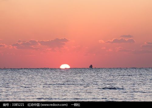 太阳冒出海平面