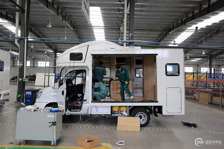 如何生产一台房车 11个工位见证自行式房车诞生 独家揭秘铂驰房车生产