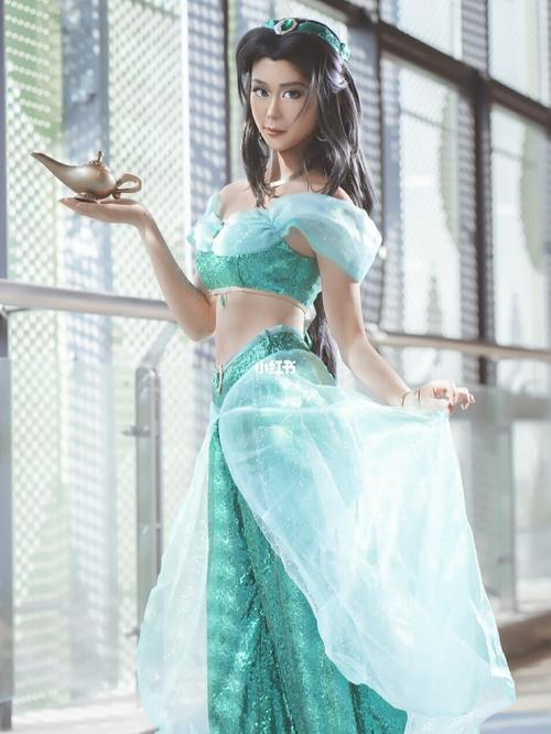 迪士尼公主cos 茉莉公主cos      场照_迪士尼怎么样