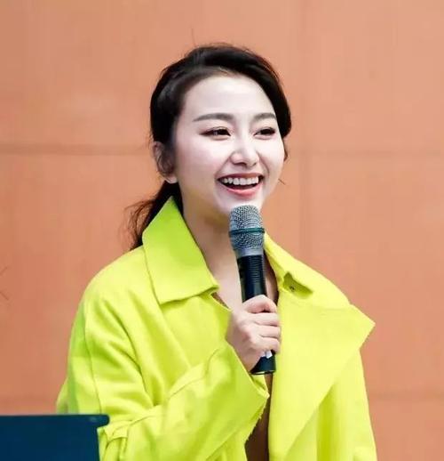 马笑舒,主持过《原来如此》《正大综艺》《解码科技史》《健康之路》