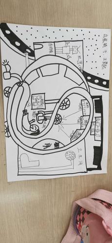 这个椅子连卫生间都有了.日常问题都有考虑到,可以永远呆在上面了