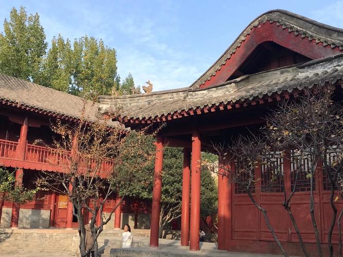 藏书楼是嵩阳书院现存最后一进建筑,是书院珍藏书籍的地方.