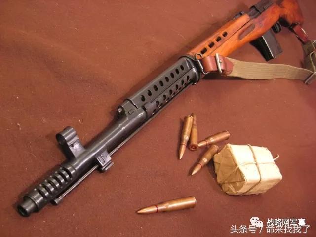 而当时世界上的两个超级大国美国和苏联已经领先装备了半自动步枪