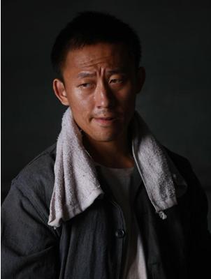2005年,参演电视剧《新便衣警察》饰演杜为东.