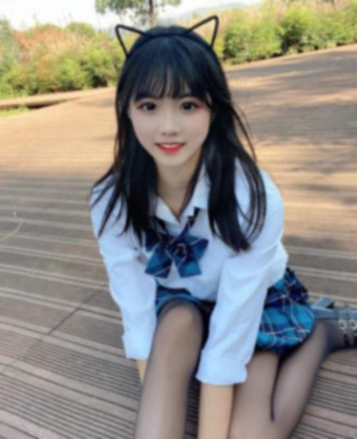 时尚穿搭:时尚的jk小姐姐穿搭