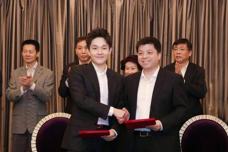 中国生物制药执行董事,正大天晴药业集团董事长谢承润与上海市黄浦区