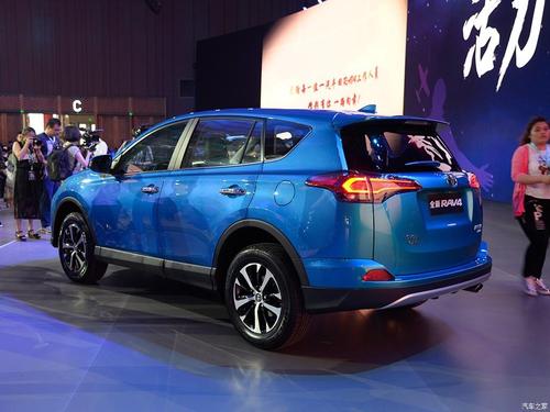 一汽丰田 rav4荣放 2015款 2.0l cvt四驱风尚版