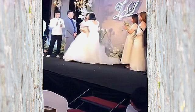 河南商丘婚礼实拍:伴娘强吻新郎,新娘脸色大变,司仪巧妙缓解尴尬