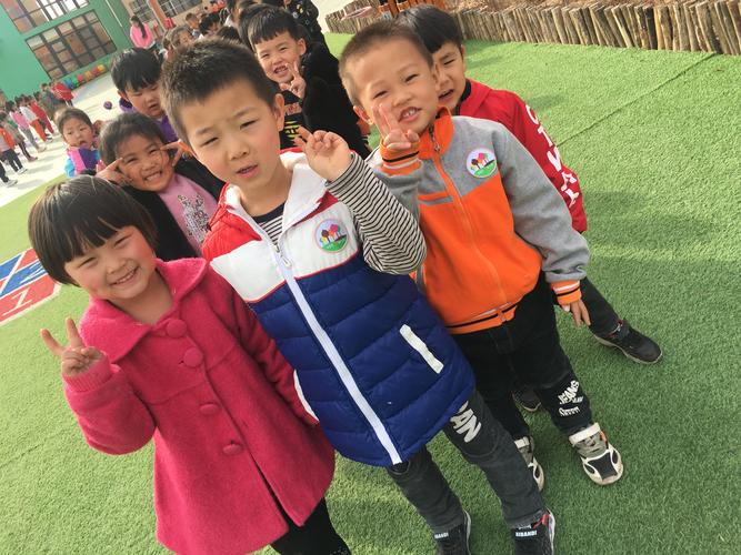 实验幼儿园中三班"寻找春天"主题活动