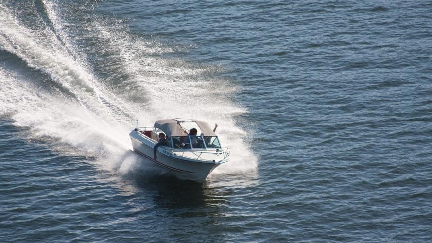 水上快艇图片大全-汽车壁纸-高清汽车图片-娟娟壁纸
