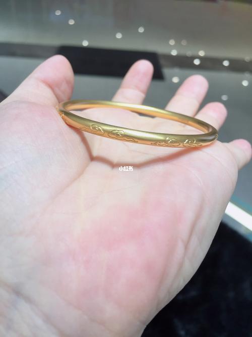 周大福传承手镯简单的好看,还是祥云好看_手镯_周大福