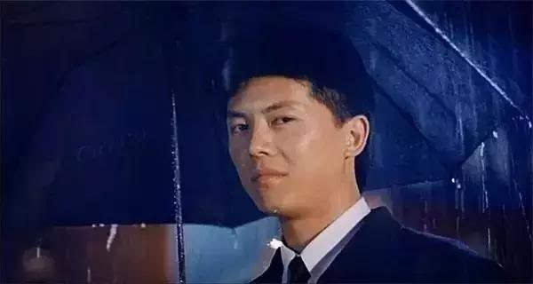 和李连杰合作《鼠胆龙威》中饰演的医生计谋过人,残忍至极,视人命如