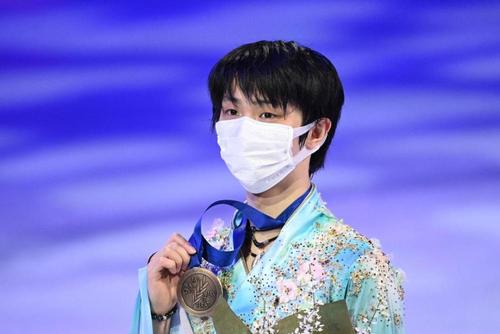 两届冬奥会冠军,日本名将羽生结弦出现失误,最终以总分289