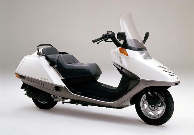 有限公司将于4月17日发布一款新的轰动20年的250cc踏板车"本田fusion"