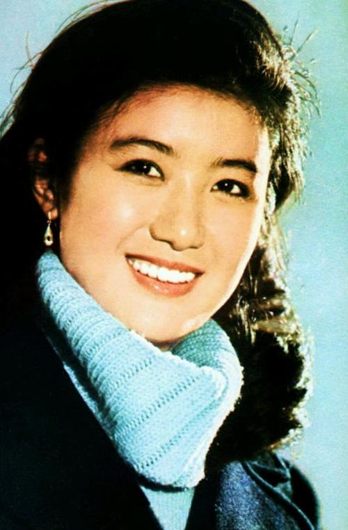 1987年中央电视台春节联欢晚会女主持人李小玢
