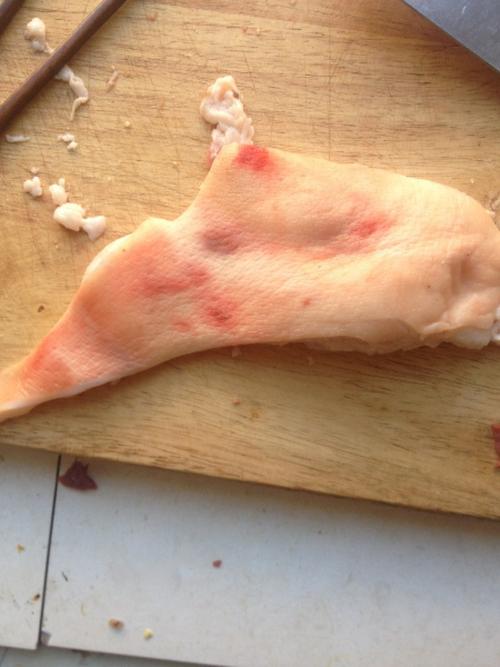 请问这块猪肉是病猪肉吗