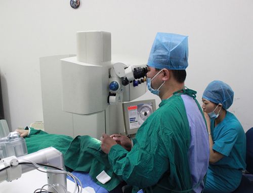 飞秒激光近视术前如何配合手术