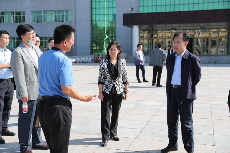 阿城区委领导莅临我校调研指导工作学校领导实地查看疫情防控重点区域