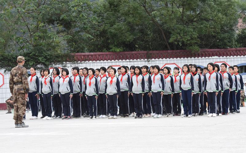 闽江学院附属中学初一五班军训札记
