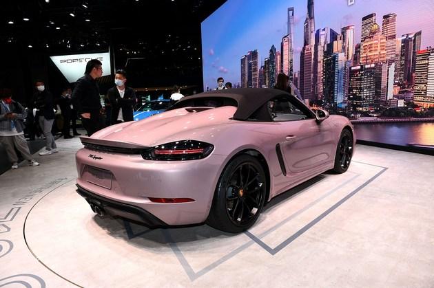 2021上海车展实拍保时捷718spyder亮相售738万元