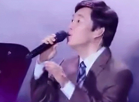费玉清gif唱歌gif神情gif陶醉其中gif