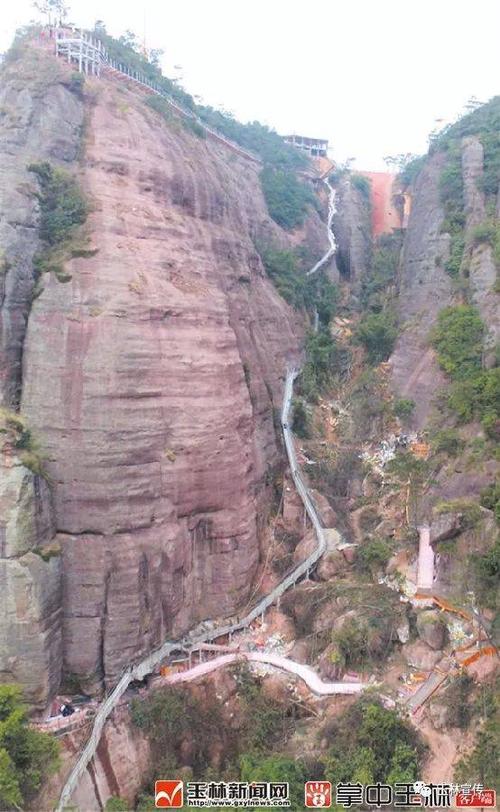 华南最长!北流铜石岭千米滑道春节迎客