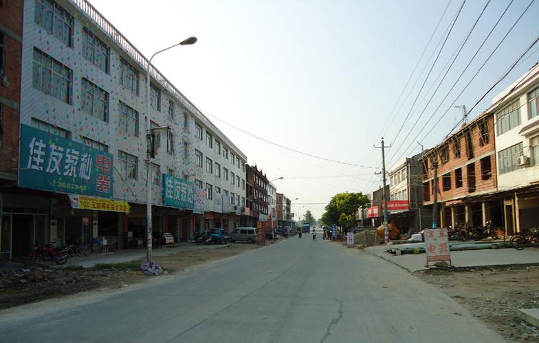 湖北荆州监利县一个镇,是监利北大门,城镇规模相对较小