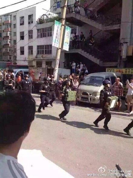 沈阳围捕新疆籍恐怖分子: 4暴徒持刀拒捕3人被击毙 17人被抓获