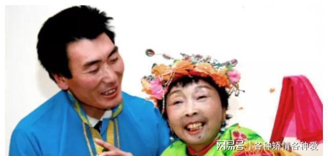 84岁挣扎着赚钱,马玉琴嫁小32岁李玉成25年,他们的爱有几