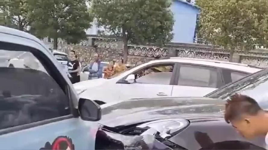 五菱宏光还是那么坚挺,保时捷落得这个下场,没谁了!